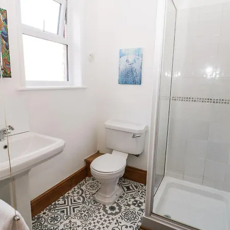 Falconhurst Apartment *